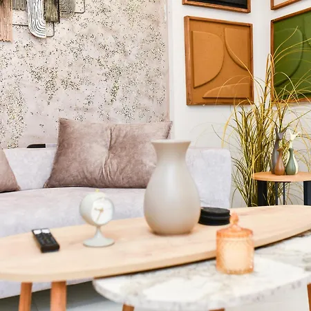 Comfy Dots 2 Apartment *